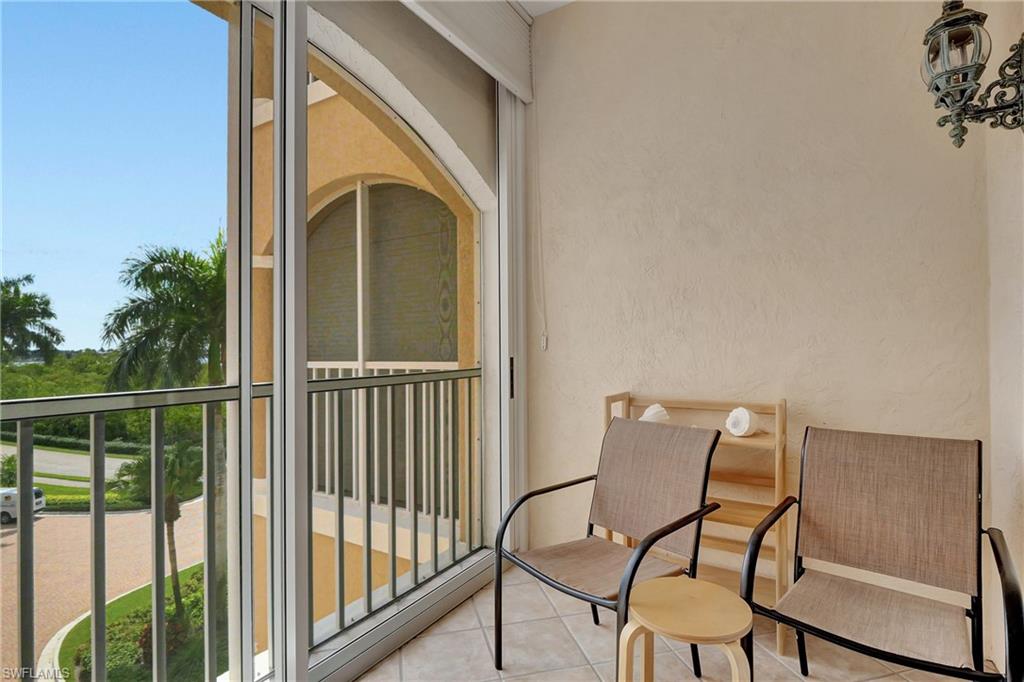 ROYAL MARCO POINT - Residential