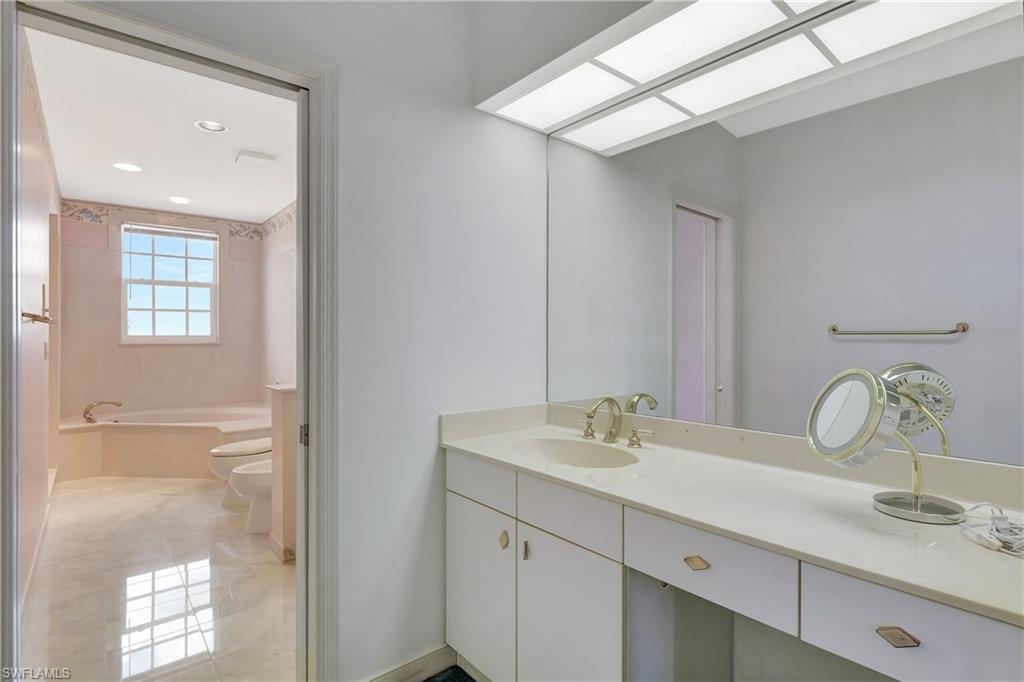 ROYAL MARCO POINT - Residential