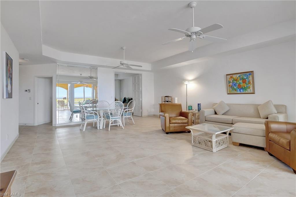 ROYAL MARCO POINT - Residential