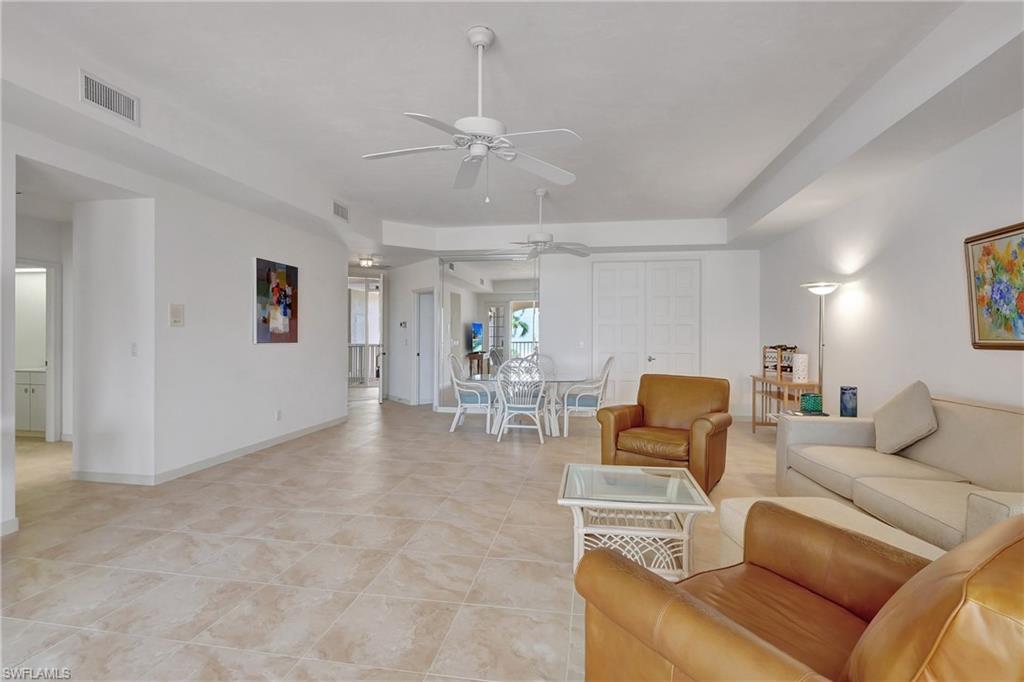 ROYAL MARCO POINT - Residential