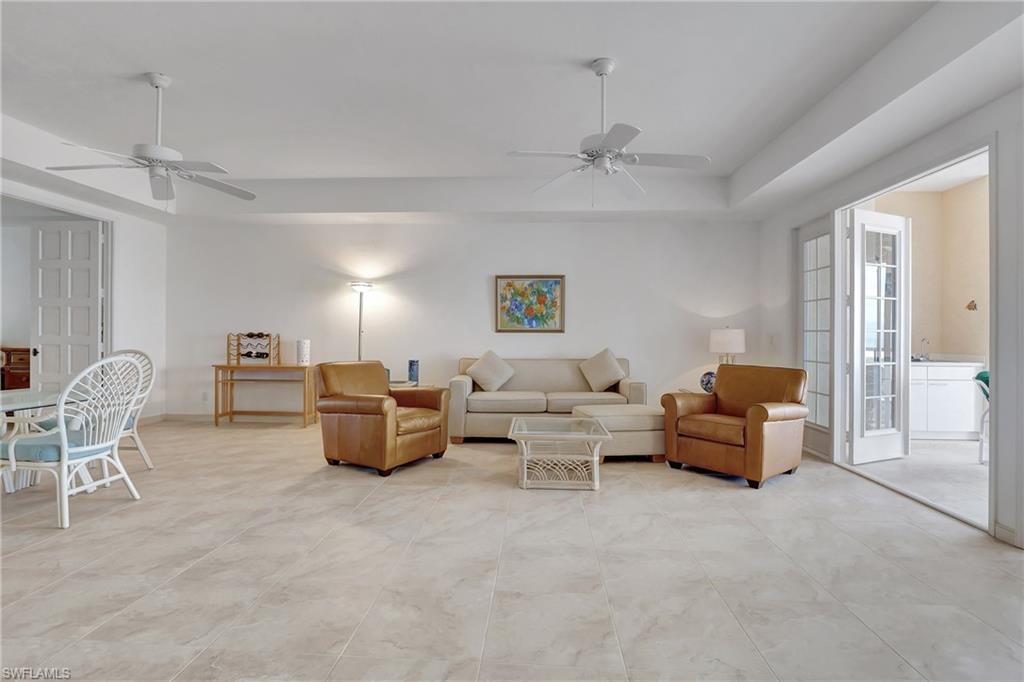 ROYAL MARCO POINT - Residential