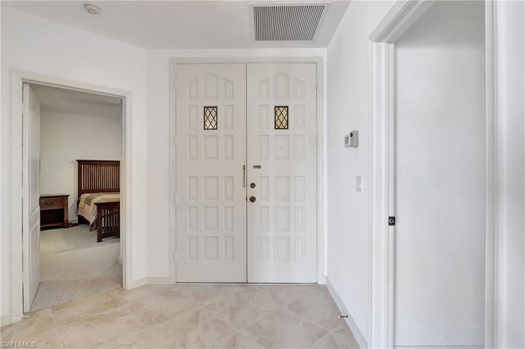 ROYAL MARCO POINT - Residential