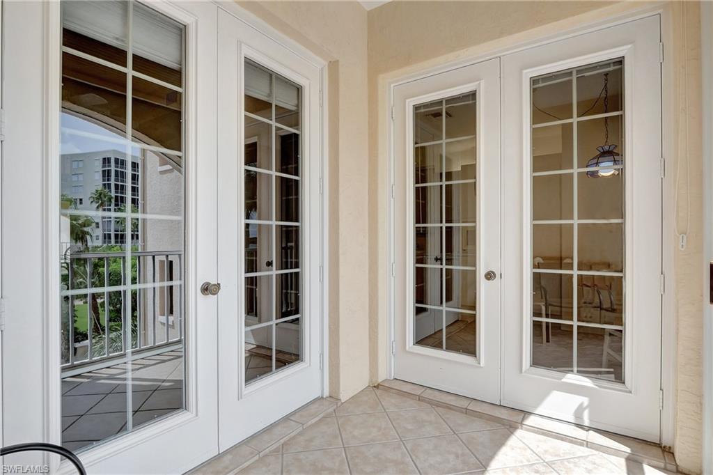 ROYAL MARCO POINT - Residential