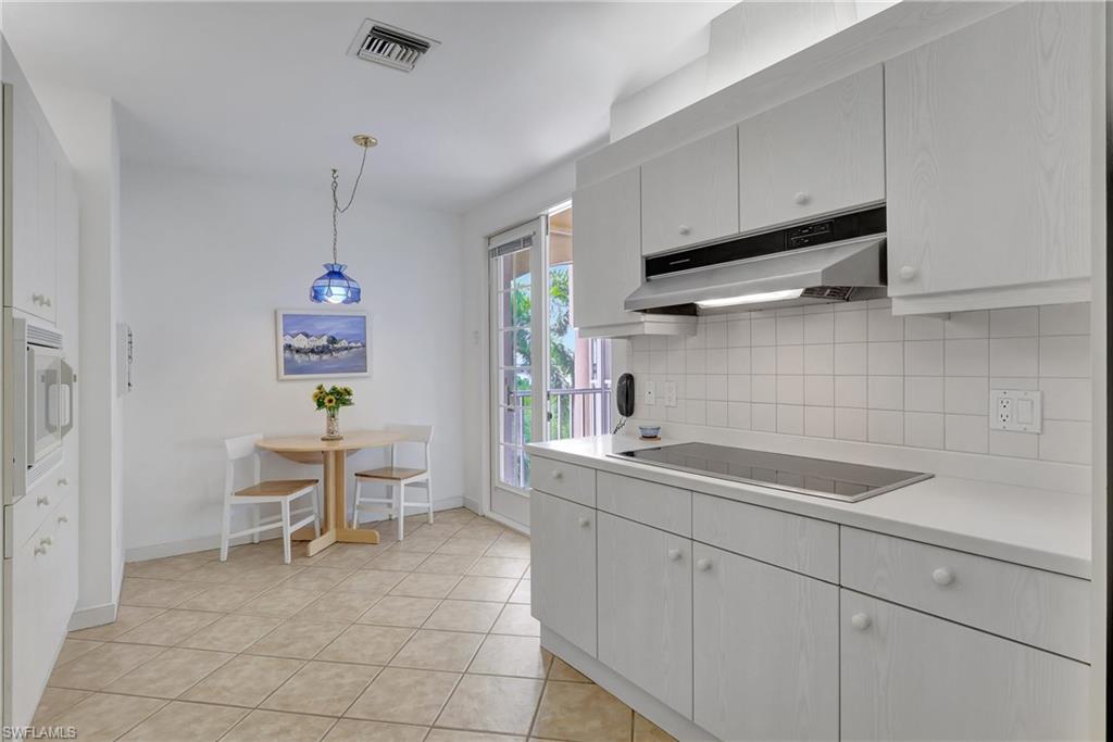 ROYAL MARCO POINT - Residential