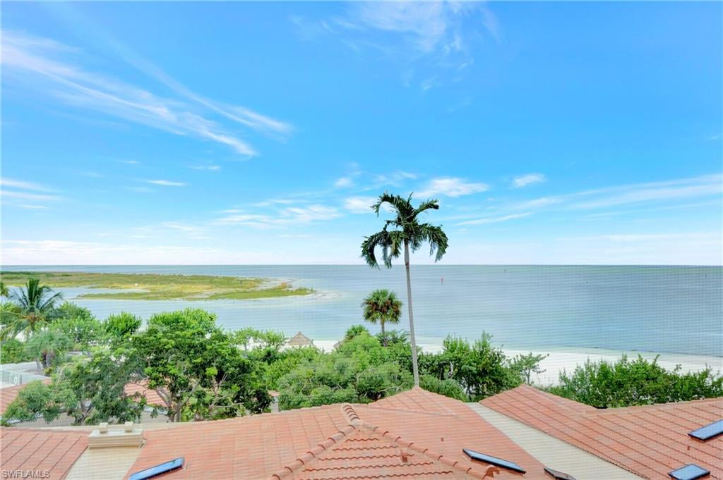 ROYAL MARCO POINT - Residential