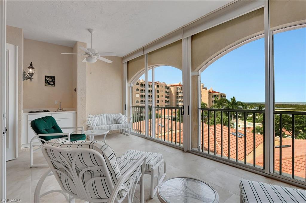 ROYAL MARCO POINT - Residential