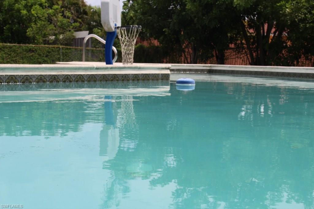 SAN CARLOS PARK - Residential