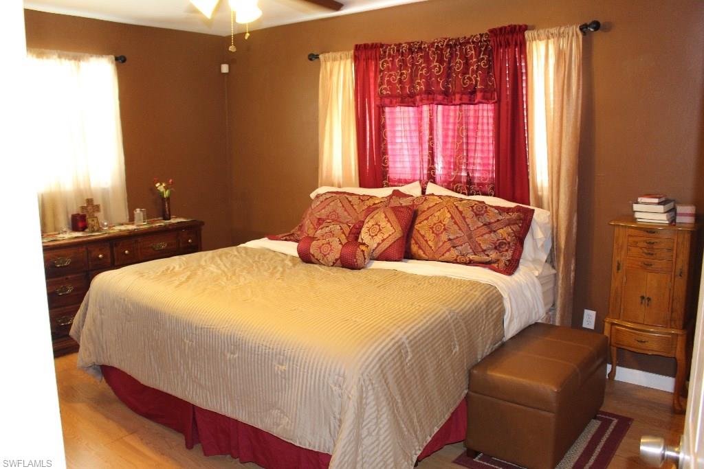 SAN CARLOS PARK - Residential