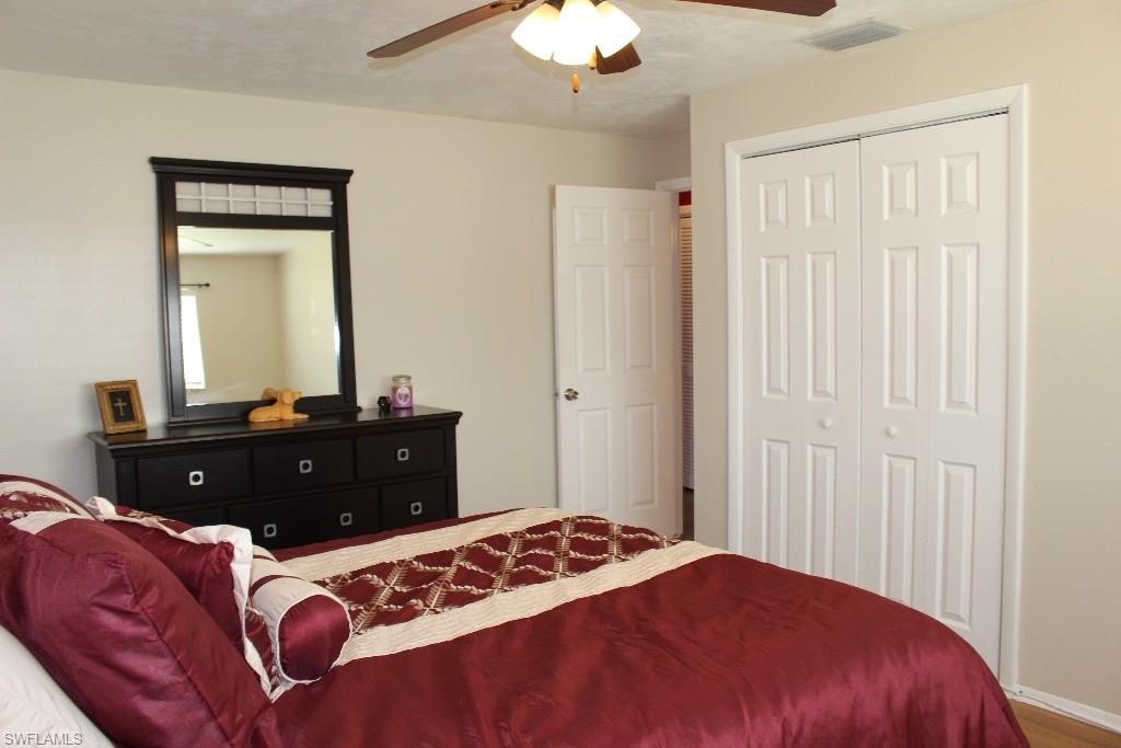 SAN CARLOS PARK - Residential