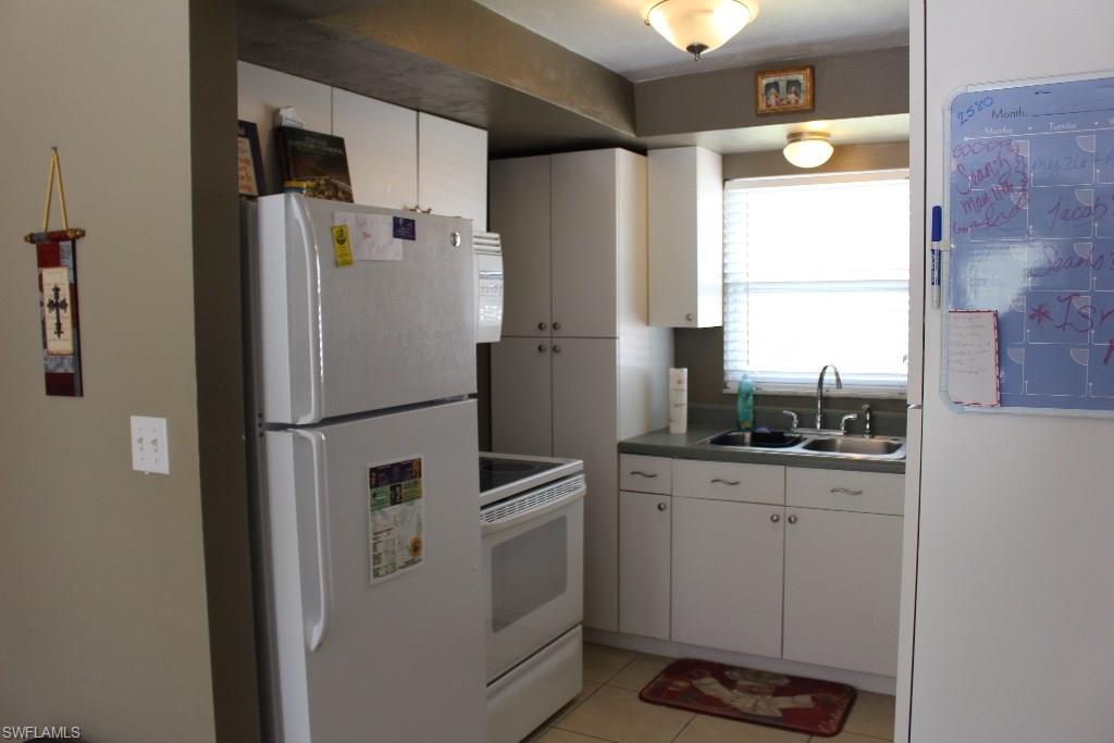 SAN CARLOS PARK - Residential