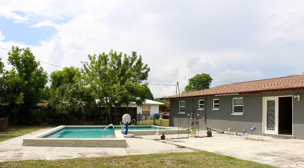 SAN CARLOS PARK - Residential