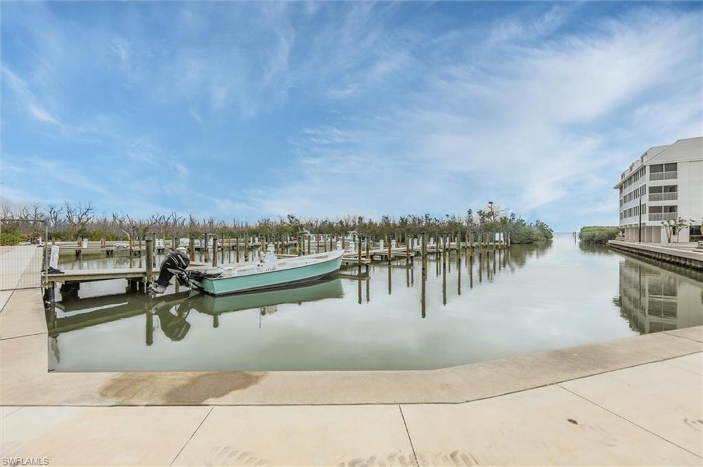 BAYSIDE VILLAS - Residential