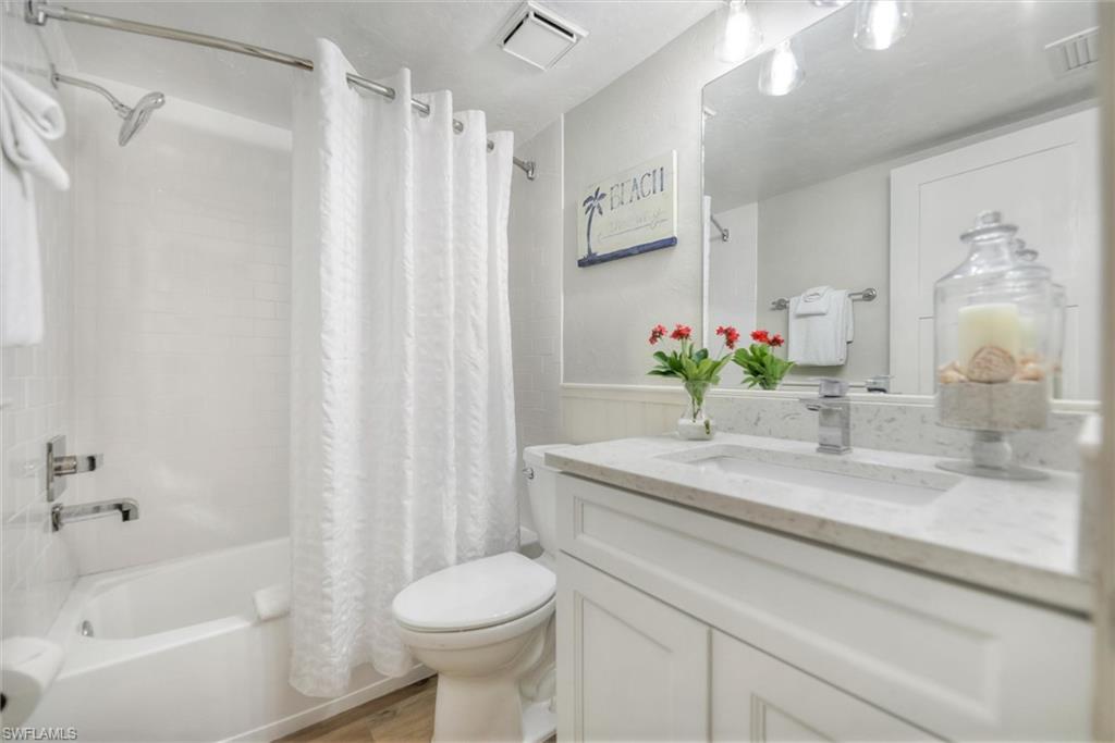 BAYSIDE VILLAS - Residential