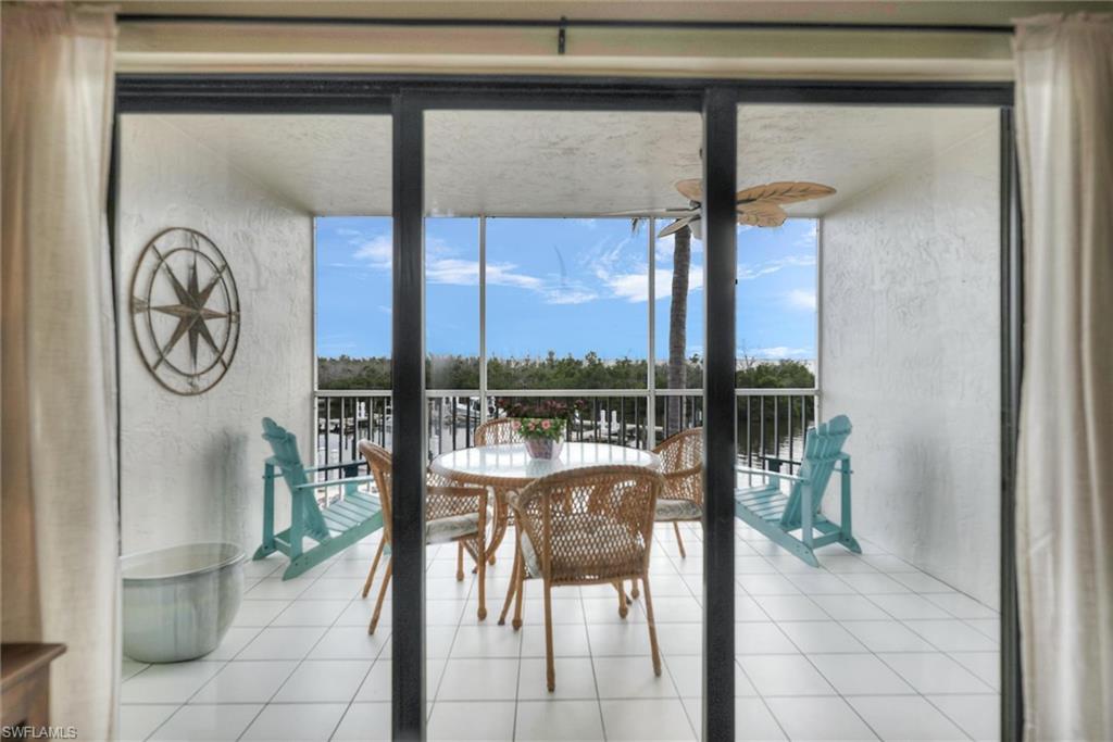 BAYSIDE VILLAS - Residential