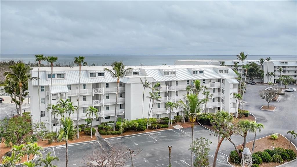 BAYSIDE VILLAS - Residential