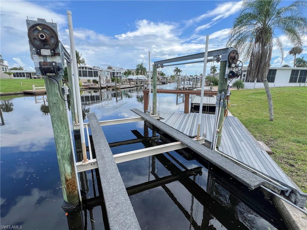 BAYSIDE ESTATES - Land