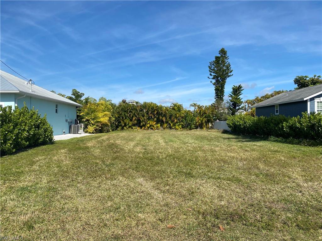 ISLES OF CAPRI - Land