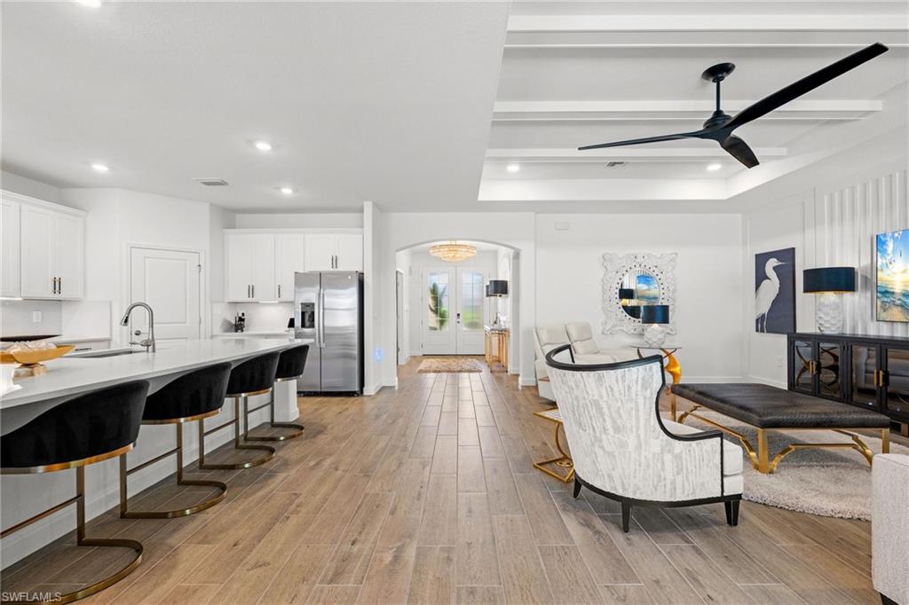 COUNTRY CLUB - Residential