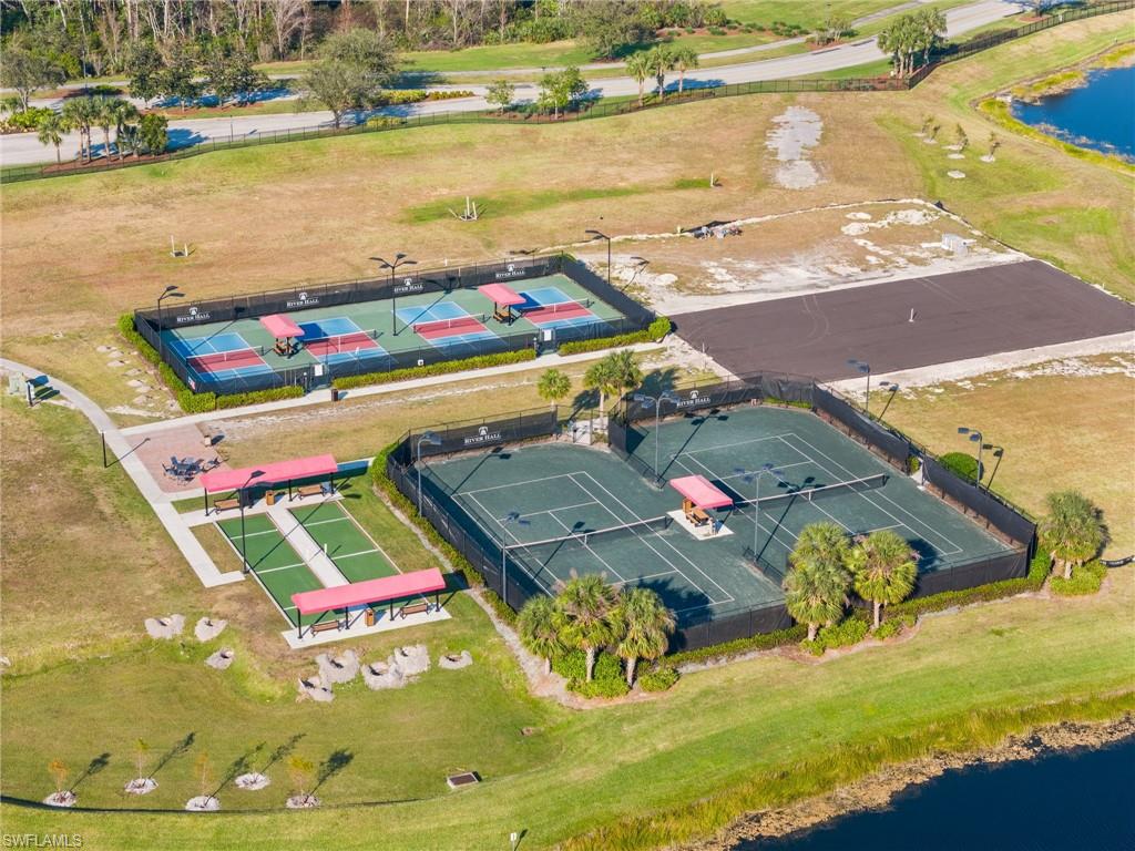 COUNTRY CLUB - Residential