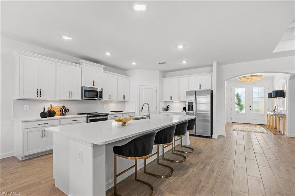 COUNTRY CLUB - Residential