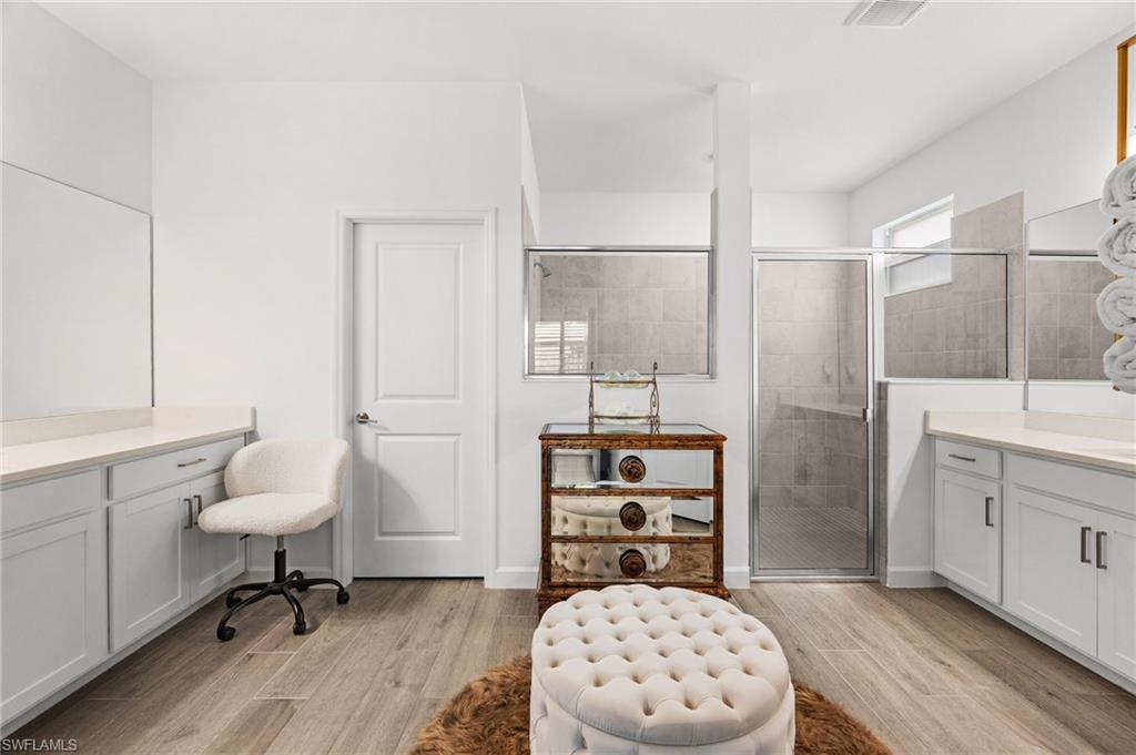 COUNTRY CLUB - Residential