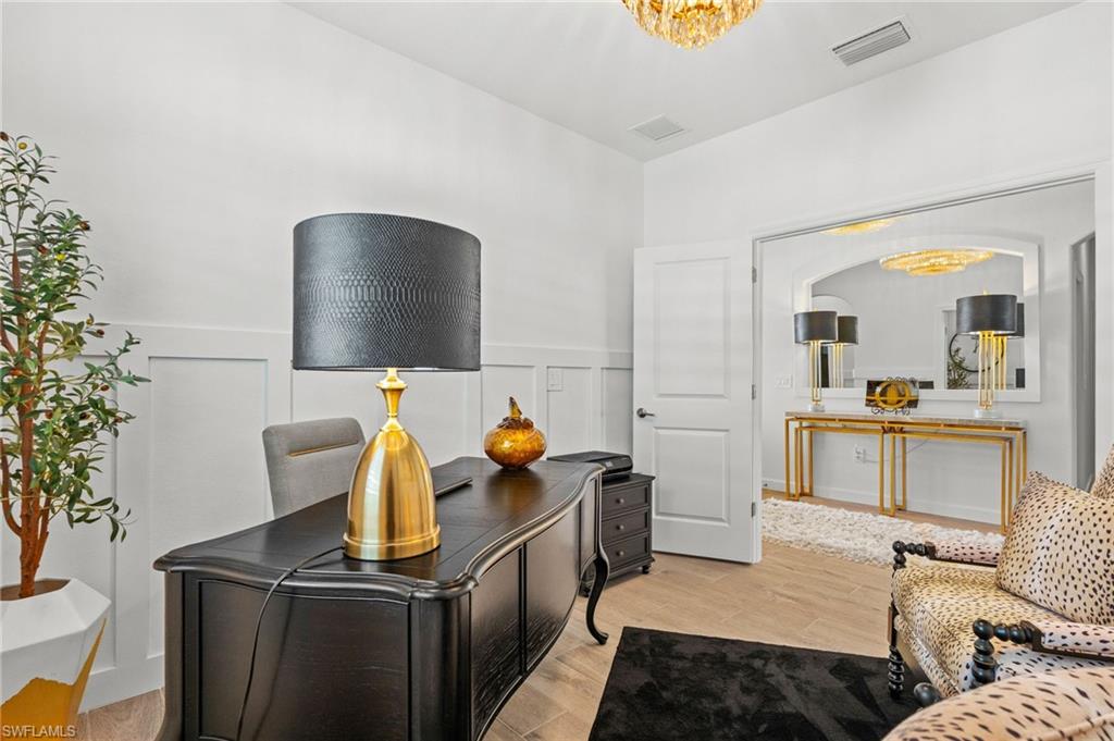 COUNTRY CLUB - Residential