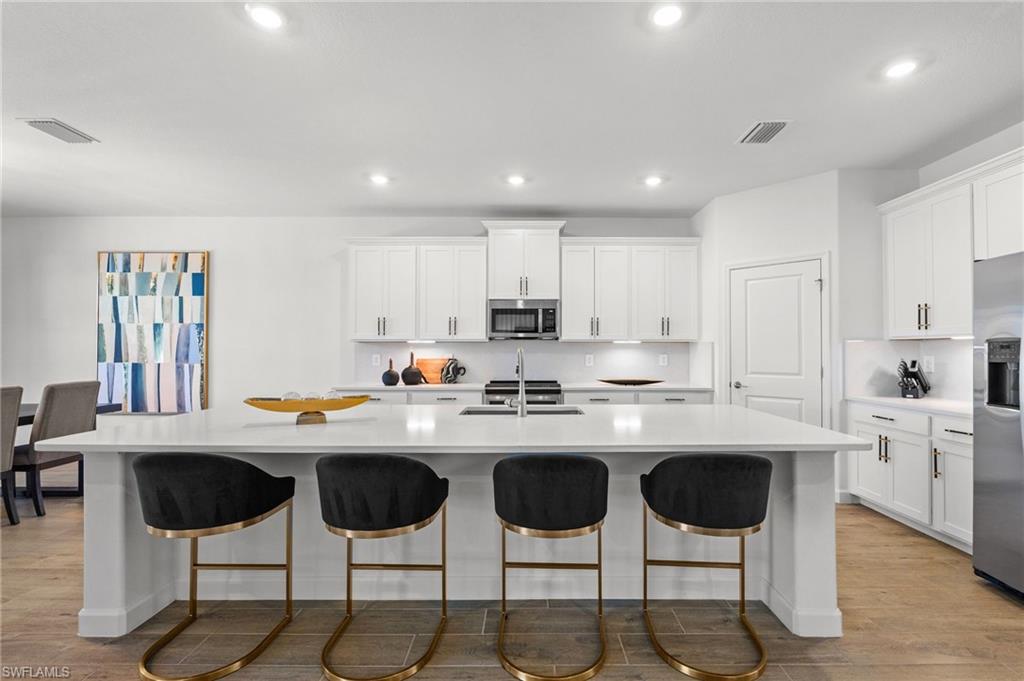 COUNTRY CLUB - Residential