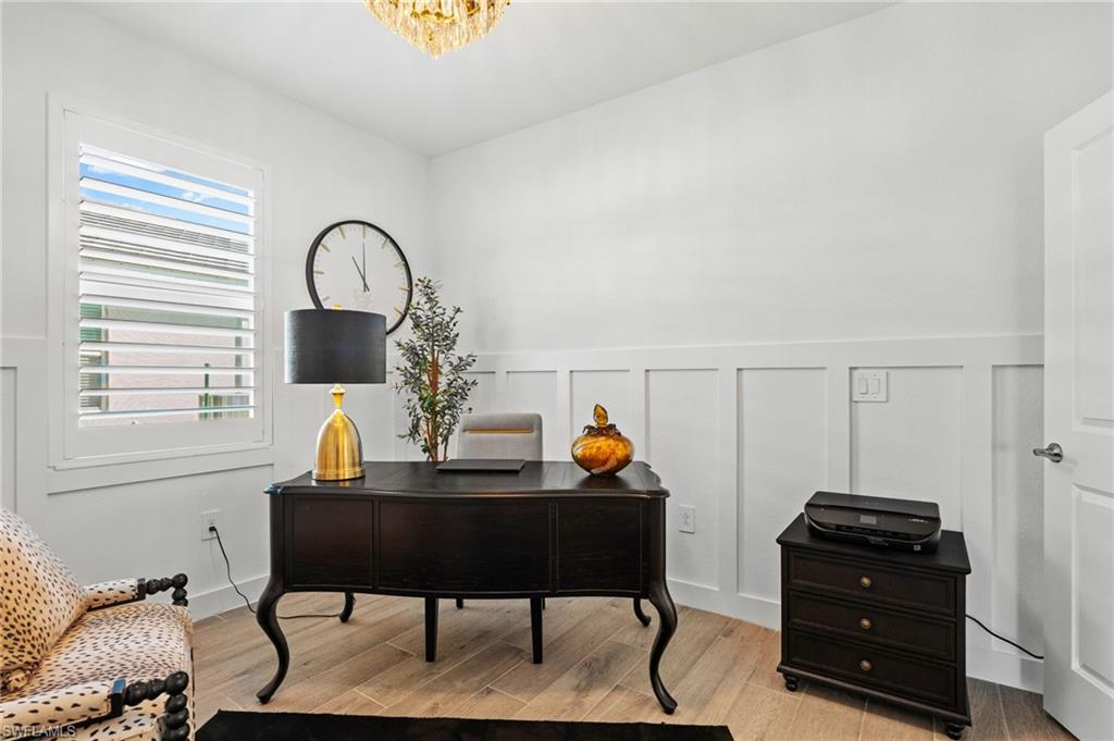 COUNTRY CLUB - Residential