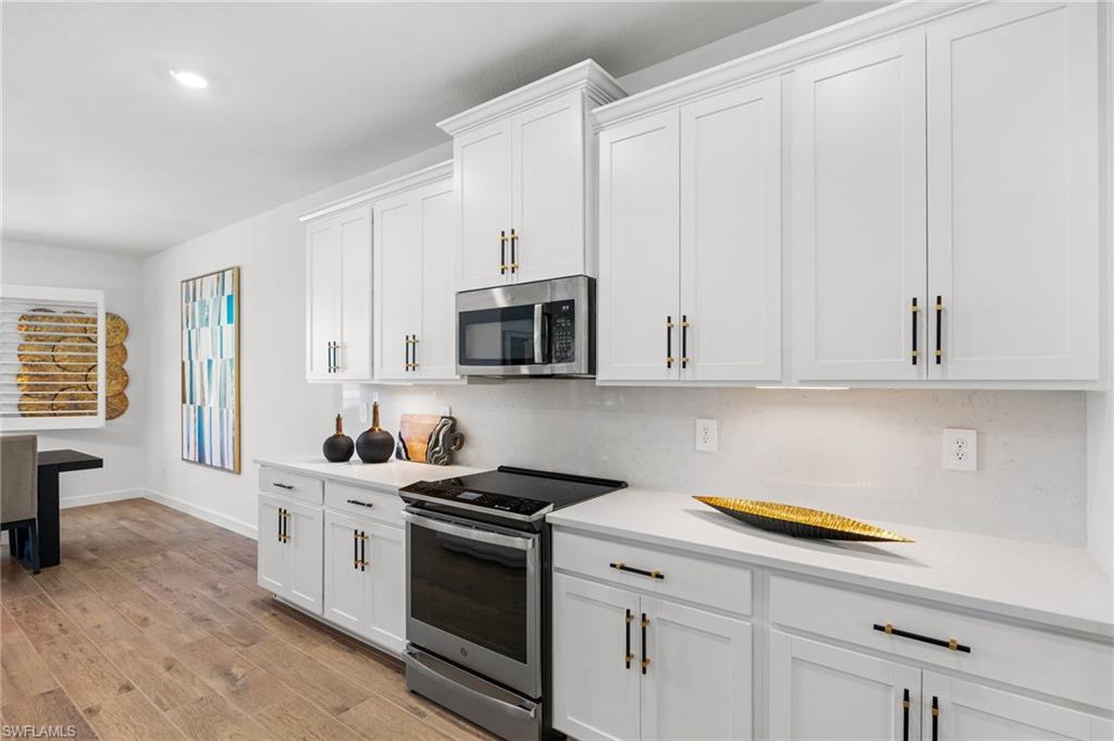 COUNTRY CLUB - Residential