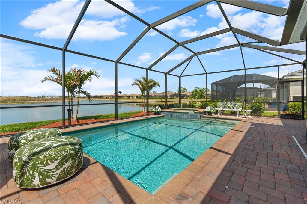 COUNTRY CLUB - Residential