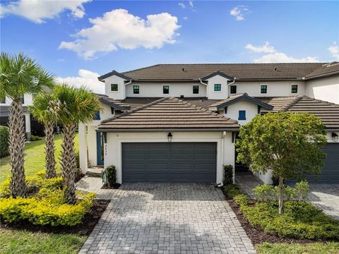 7535 Rockefeller DR NAPLES FL 34119