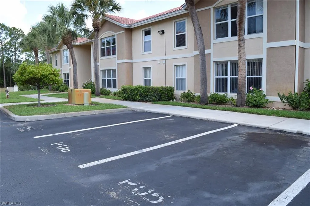 Naples, Florida 34104, United States, 2 Bedrooms Bedrooms, ,2 BathroomsBathrooms,Residential,Active,31002