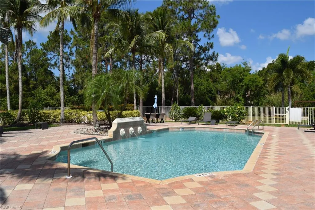 Naples, Florida 34104, United States, 2 Bedrooms Bedrooms, ,2 BathroomsBathrooms,Residential,Active,31002