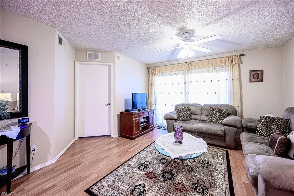 Naples, Florida 34104, United States, 2 Bedrooms Bedrooms, ,2 BathroomsBathrooms,Residential,Active,31002