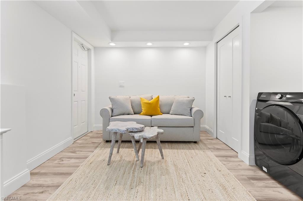 MARINA MANOR - Residential Lease