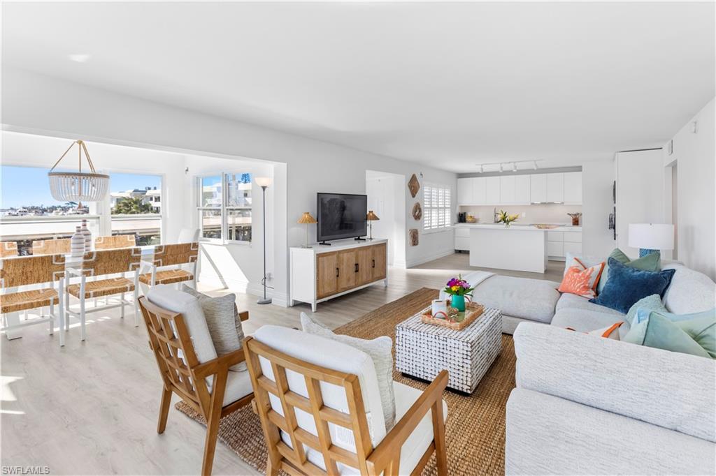 MARINA MANOR - Residential Lease