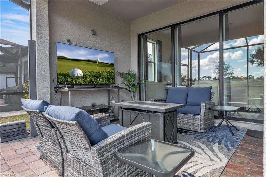 COUNTRY CLUB - Residential