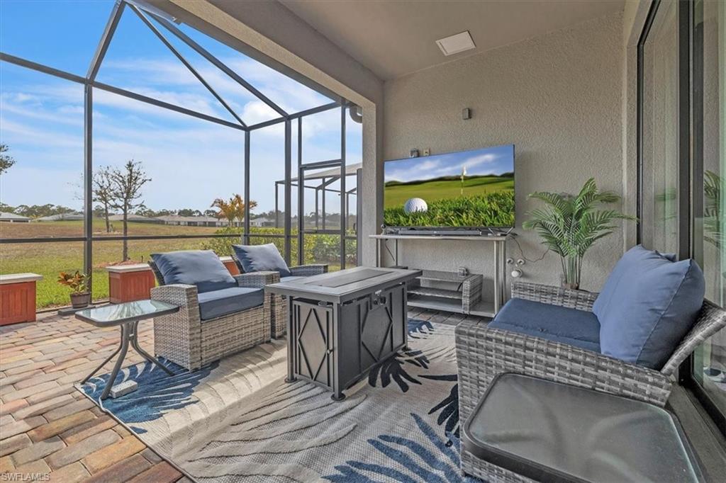 COUNTRY CLUB - Residential