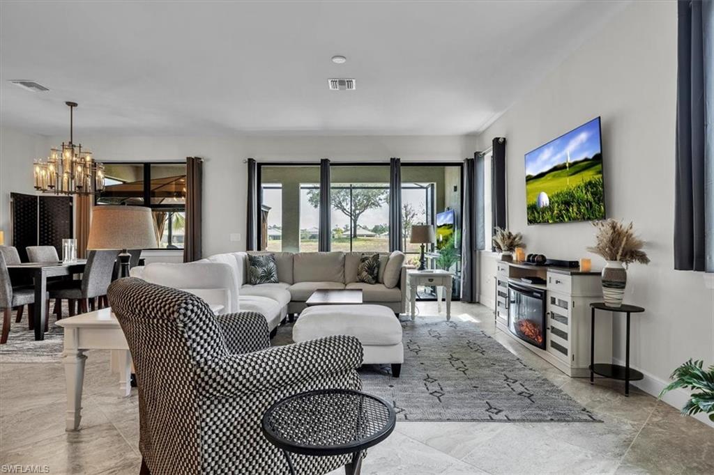 COUNTRY CLUB - Residential