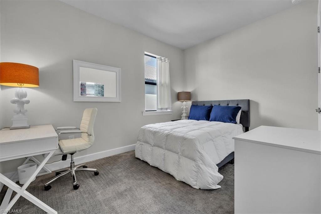 COUNTRY CLUB - Residential