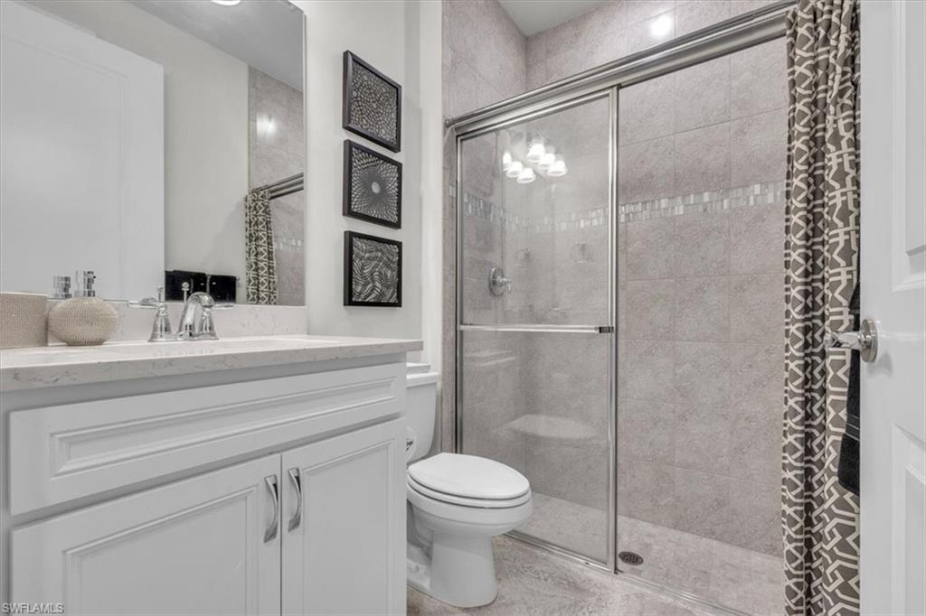 COUNTRY CLUB - Residential