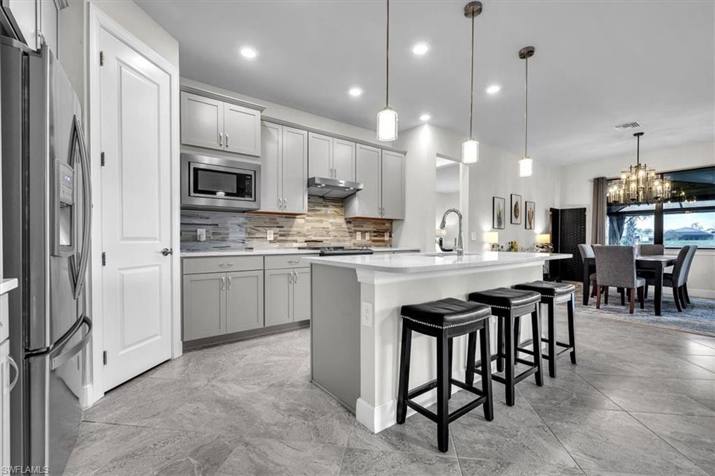 COUNTRY CLUB - Residential