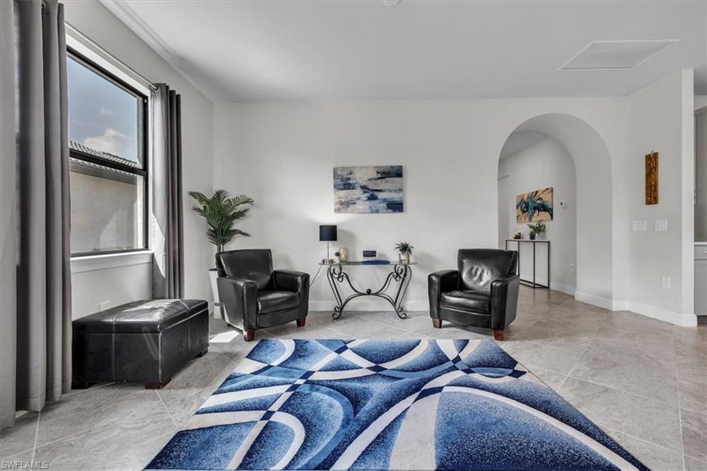 COUNTRY CLUB - Residential