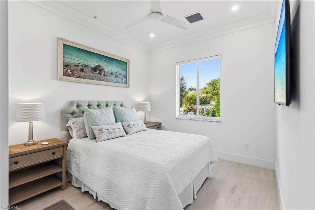 GRANADA HOMES - Residential