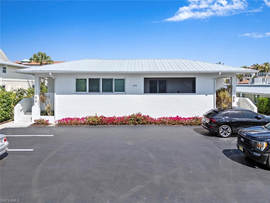 GRANADA HOMES - Residential