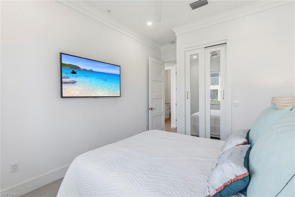 GRANADA HOMES - Residential