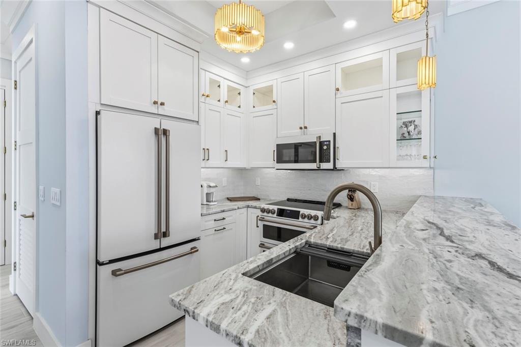 GRANADA HOMES - Residential