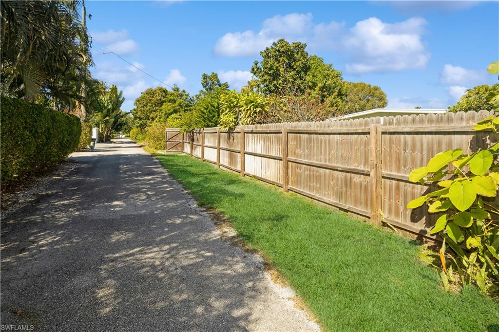 RIDGE LAKE - Residential