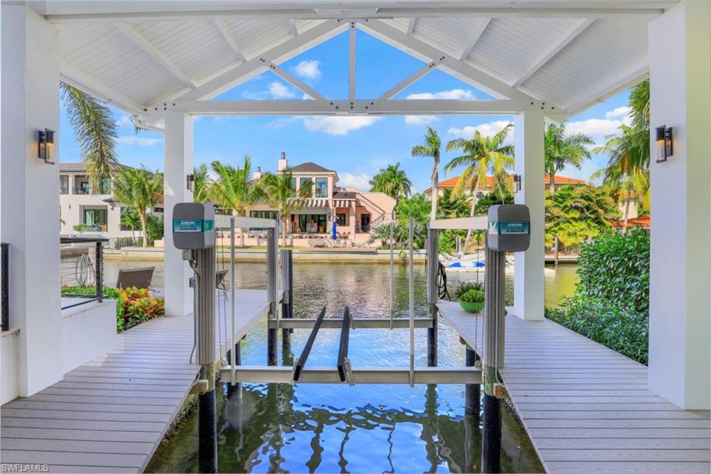 AQUALANE SHORES - Residential