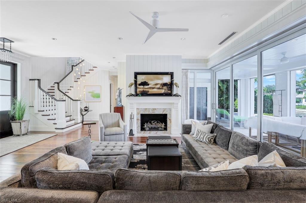 AQUALANE SHORES - Residential